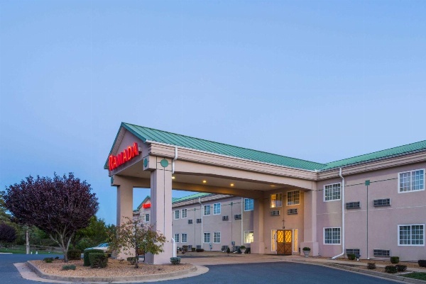 Ramada by Wyndham Strasburg image 1