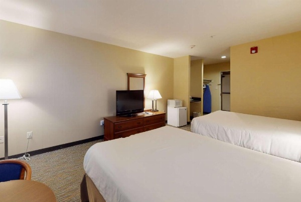 Ramada by Wyndham Strasburg image 14